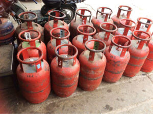 balaji-stores-ulsoor-bangalore-lubricant-oil-dealers-cylinders